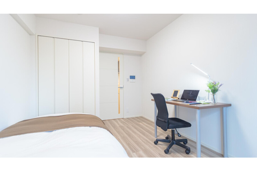 1K Apartment to Rent in Yokohama-shi Naka-ku Interior