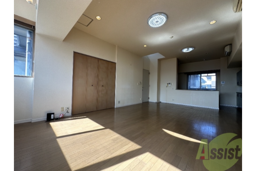3SLDK Apartment to Rent in Osaka-shi Nishi-ku Living Room