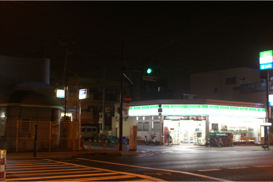 1R Apartment to Rent in Osaka-shi Asahi-ku Convenience Store