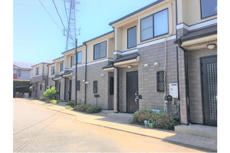 2LDK Terrace house to Rent in Setagaya-ku Exterior