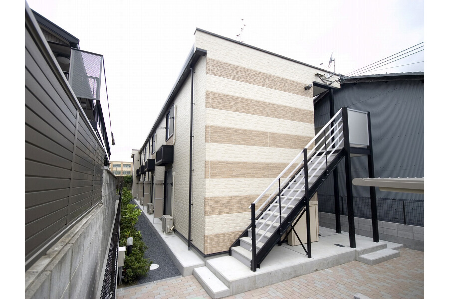 1K Apartment to Rent in Kyoto-shi Fushimi-ku Exterior