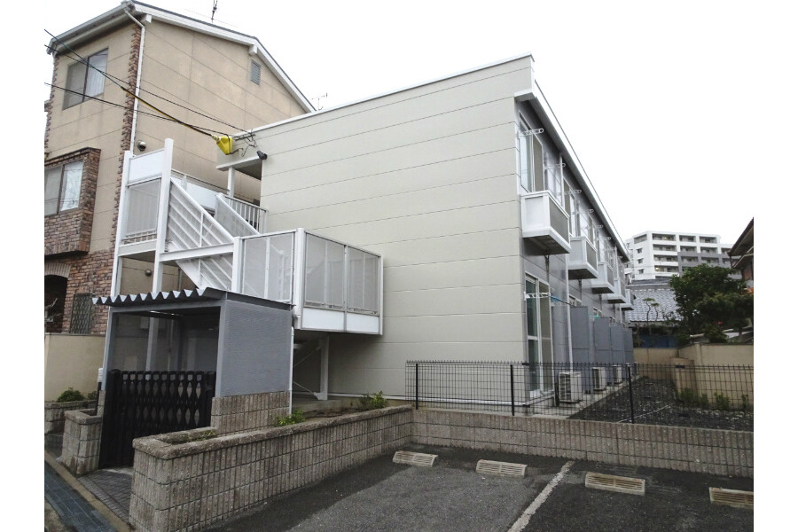 1K Apartment to Rent in Suita-shi Exterior