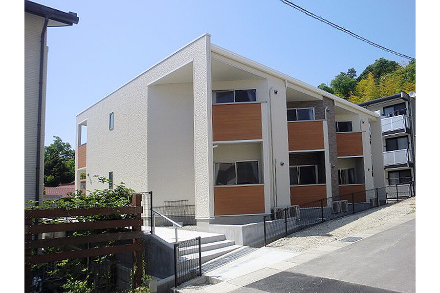 1K Apartment to Rent in Higashihiroshima-shi Exterior