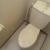 1R Apartment to Rent in Yokohama-shi Totsuka-ku Toilet
