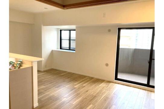 3LDK Apartment to Buy in Osaka-shi Minato-ku Living Room