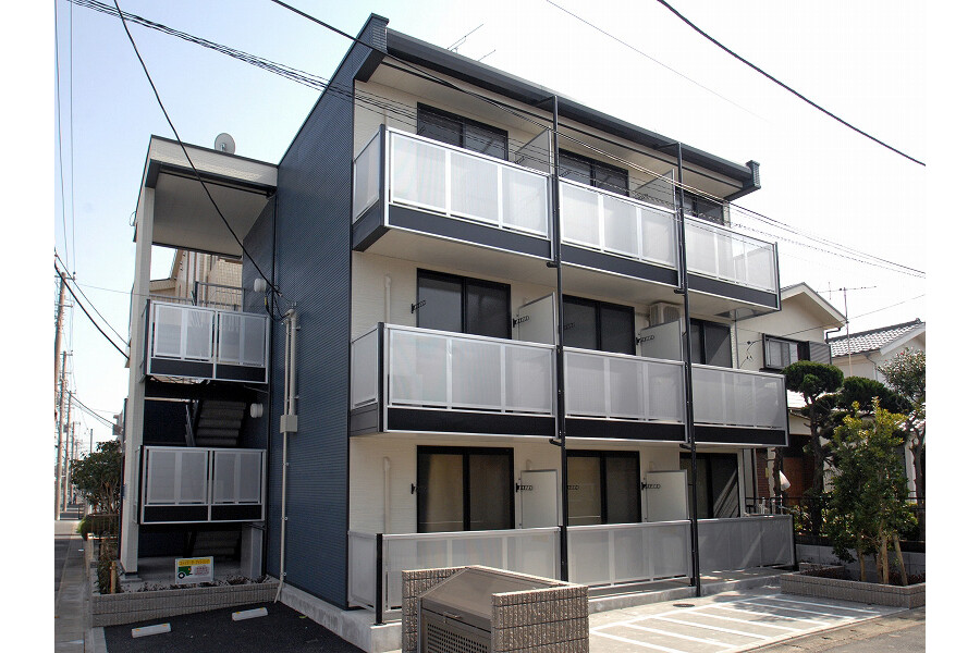 1K Apartment to Rent in Urayasu-shi Exterior