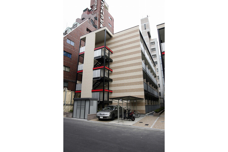 1K Apartment to Rent in Osaka-shi Yodogawa-ku Exterior