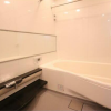 3LDK Apartment to Buy in Chuo-ku Bathroom