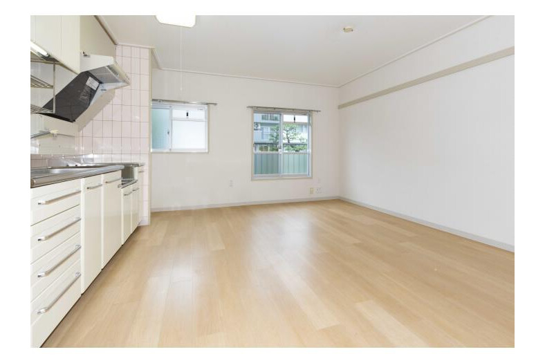 2LDK Apartment to Rent in Toyonaka-shi Interior
