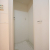1K Apartment to Rent in Osaka-shi Chuo-ku Storage