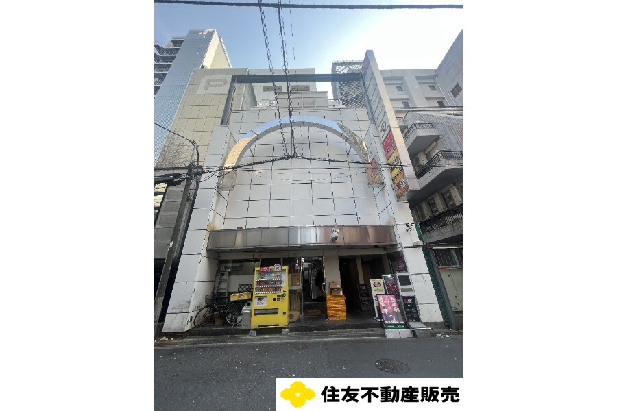 Whole Building Retail to Buy in Shinjuku-ku Exterior