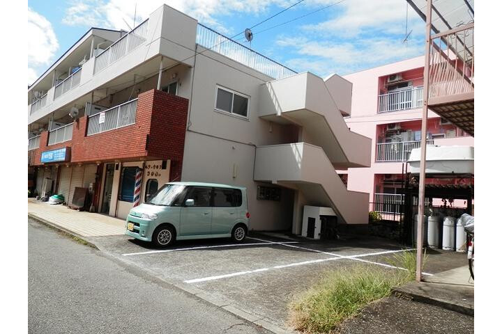 2LDK Apartment to Rent in Akishima-shi Exterior