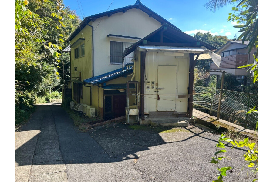 6LDK House to Buy in Atami-shi Exterior
