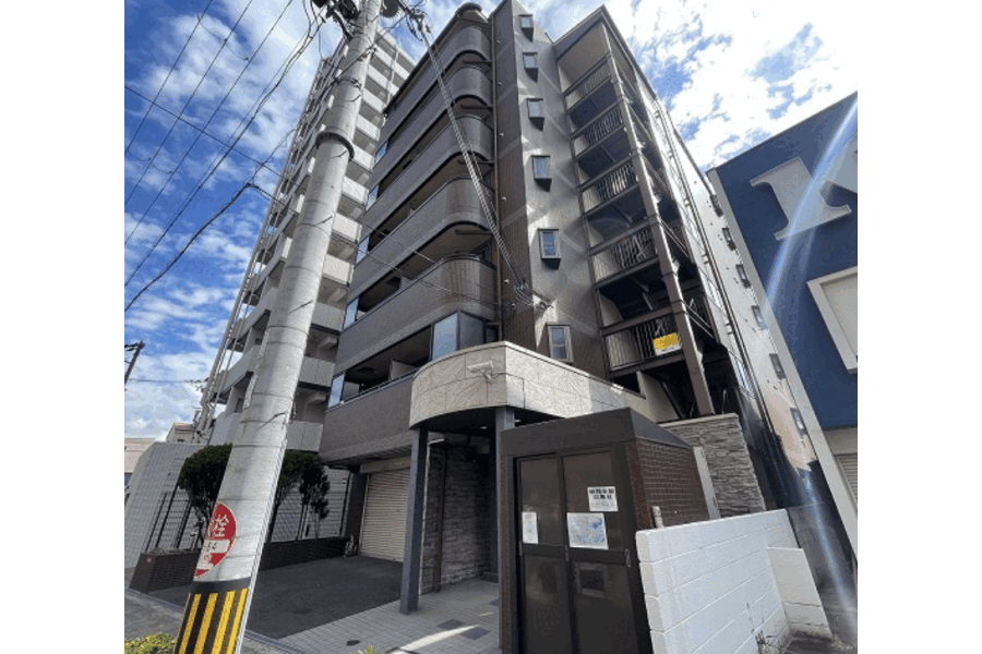 1K Apartment to Rent in Osaka-shi Higashiyodogawa-ku Exterior