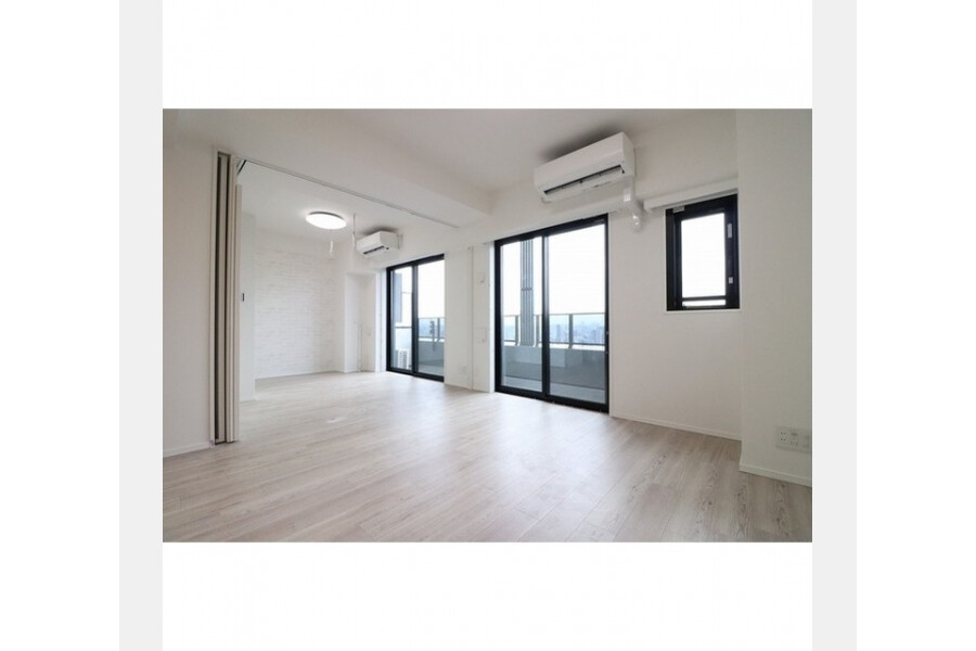 2LDK Apartment to Rent in Kita-ku Interior