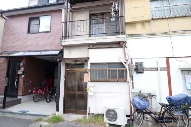2LDK Terrace house to Buy in Moriguchi-shi Exterior