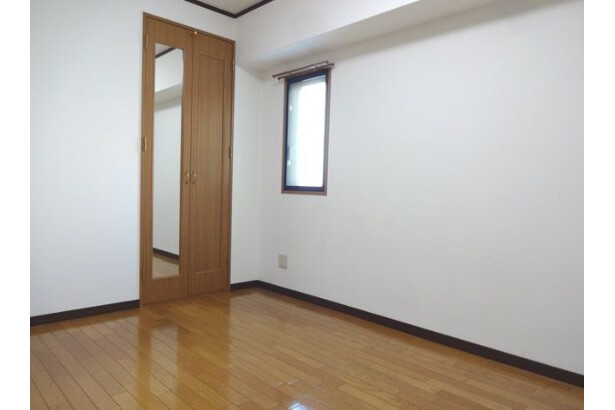 1K Apartment to Buy in Osaka-shi Chuo-ku Living Room