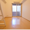1K Apartment to Rent in Osaka-shi Yodogawa-ku Living Room