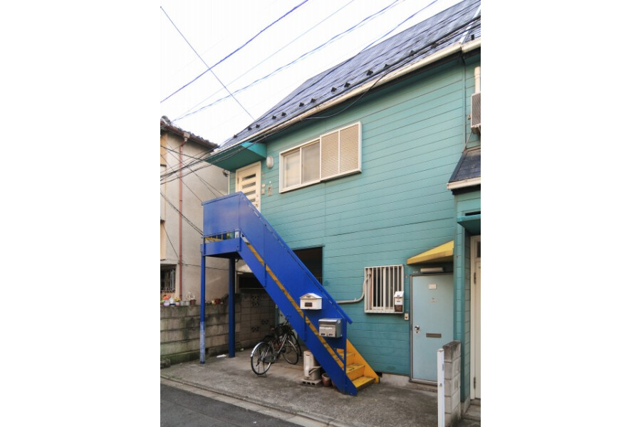1R Apartment to Rent in Nakano-ku Exterior