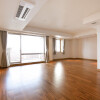 4SLDK Apartment to Rent in Minato-ku Living Room