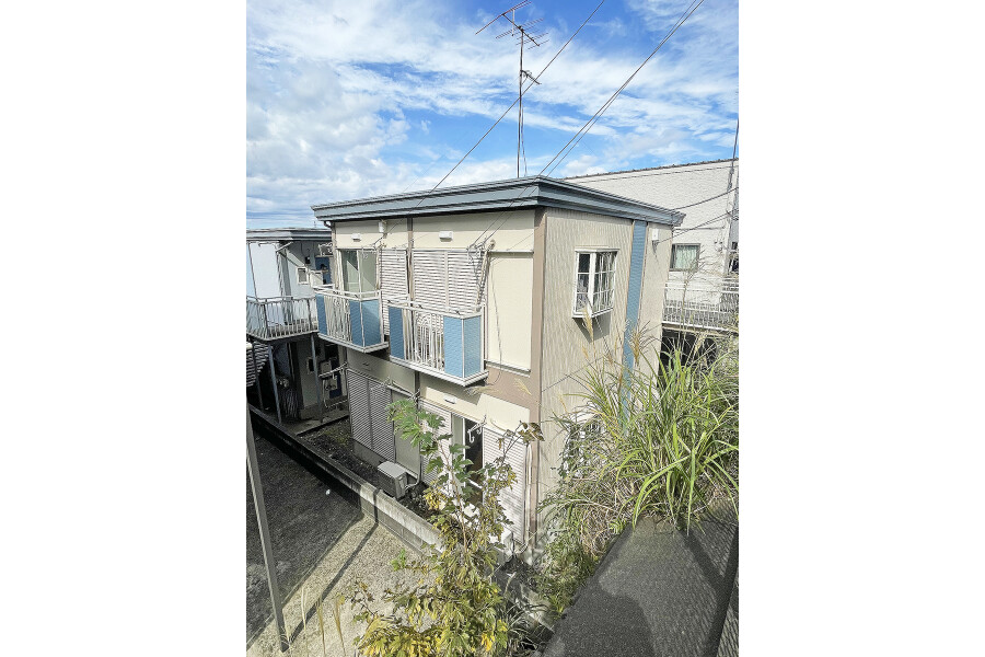 Whole Building Apartment to Buy in Yokohama-shi Kanagawa-ku Exterior