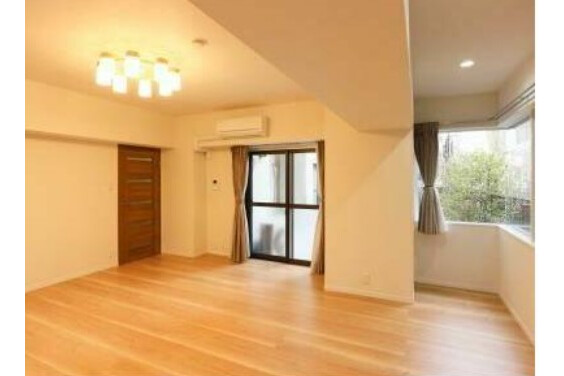 2LDK Apartment to Buy in Meguro-ku Interior