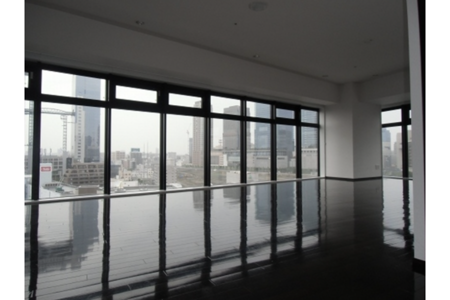 2LDK Apartment to Rent in Osaka-shi Fukushima-ku Living Room