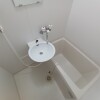 1K Apartment to Rent in Higashiosaka-shi Bathroom