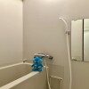 1K Apartment to Rent in Osaka-shi Naniwa-ku Shower