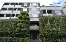2LDK Mansion in Jingumae - Shibuya-ku