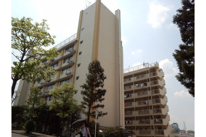 2DK Apartment to Rent in Yokohama-shi Aoba-ku Exterior