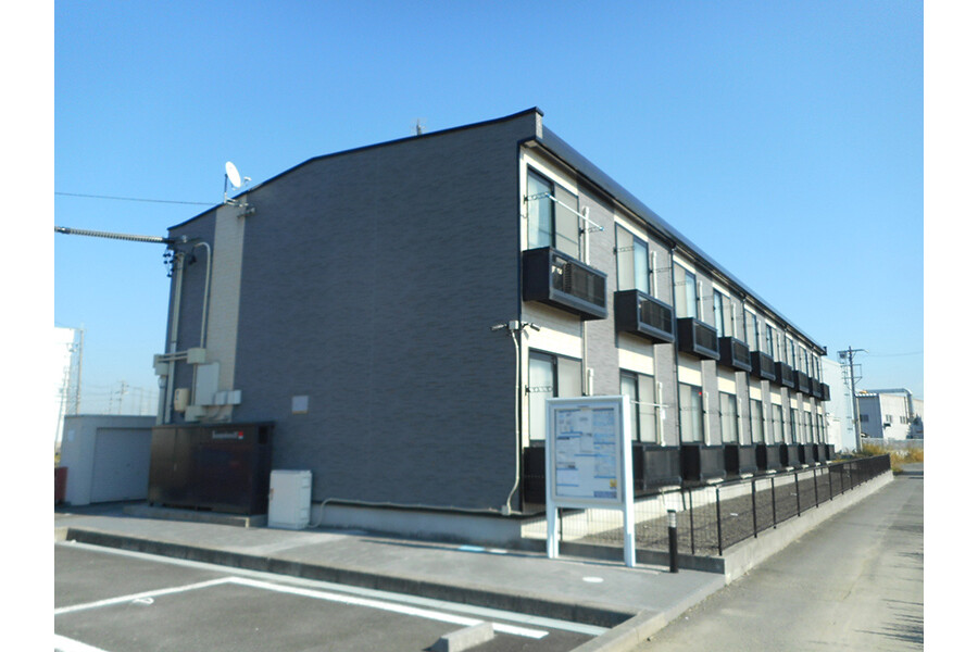 1K Apartment to Rent in Suzuka-shi Exterior