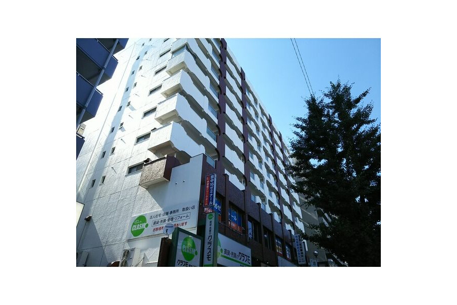 2LDK Apartment to Rent in Toyonaka-shi Exterior
