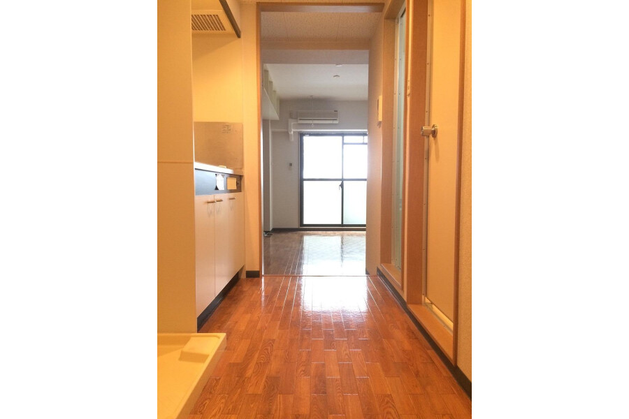 1R Apartment to Rent in Osaka-shi Kita-ku Entrance
