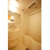 1K Apartment to Rent in Minato-ku Shower