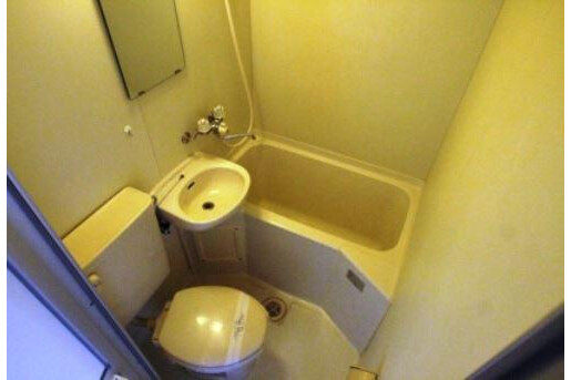 1R Apartment to Rent in Osaka-shi Higashiyodogawa-ku Bathroom