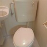 1R Apartment to Rent in Osaka-shi Nishi-ku Toilet