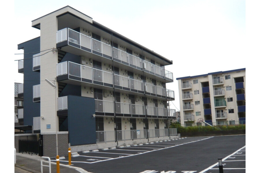 1K Apartment to Rent in Miura-shi Exterior