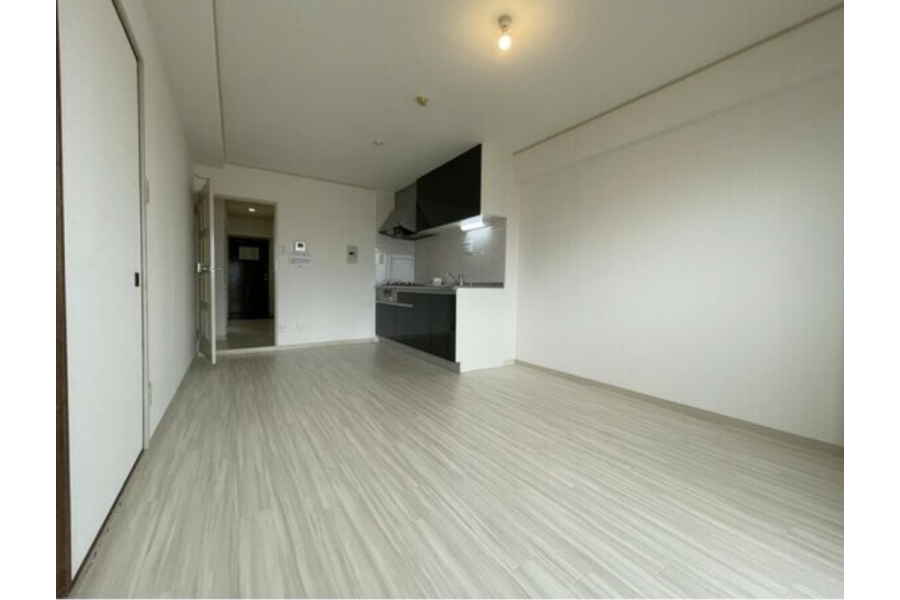 3DK Apartment to Rent in Osaka-shi Yodogawa-ku Living Room