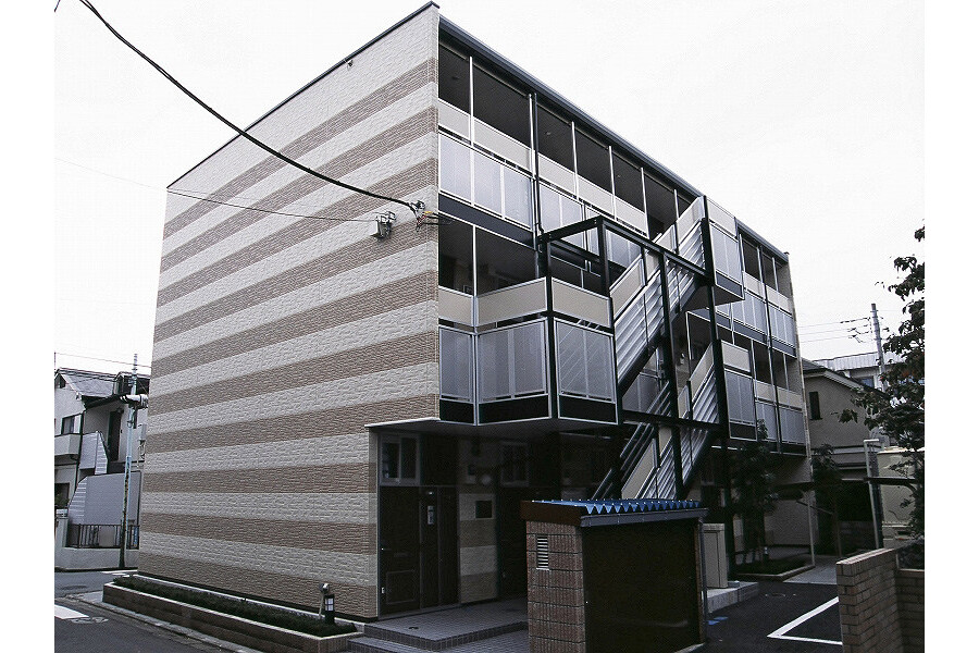 1K Apartment to Rent in Kunitachi-shi Exterior