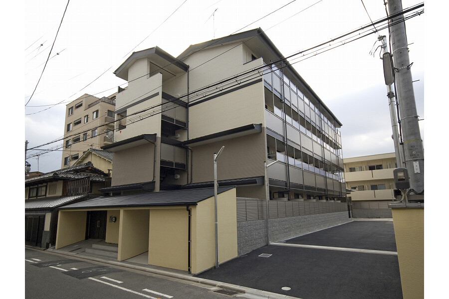 1K Apartment to Rent in Kyoto-shi Nakagyo-ku Exterior
