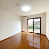 1R Apartment to Rent in Ichikawa-shi Living Room