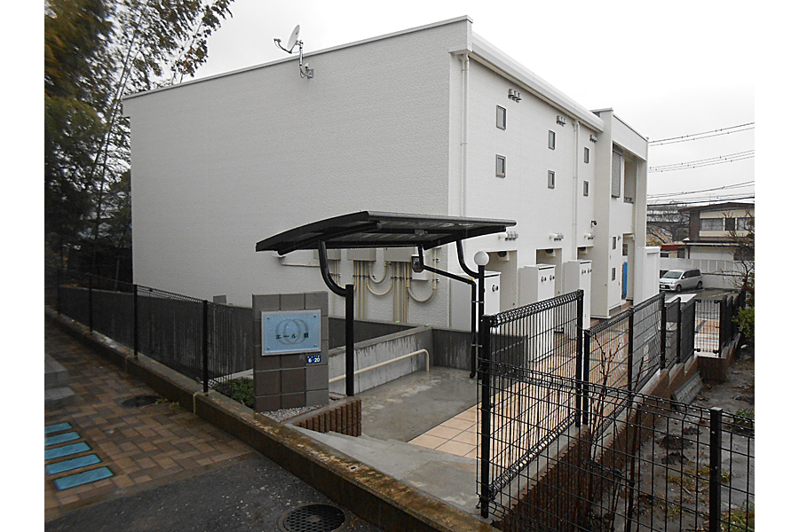 1K Apartment to Rent in Zushi-shi Exterior
