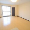 1K Apartment to Rent in Fukuyama-shi Living Room