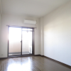 1K Apartment to Rent in Osaka-shi Nishiyodogawa-ku Living Room