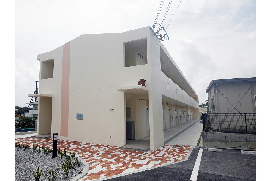 1K Apartment to Rent in Okinawa-shi Exterior