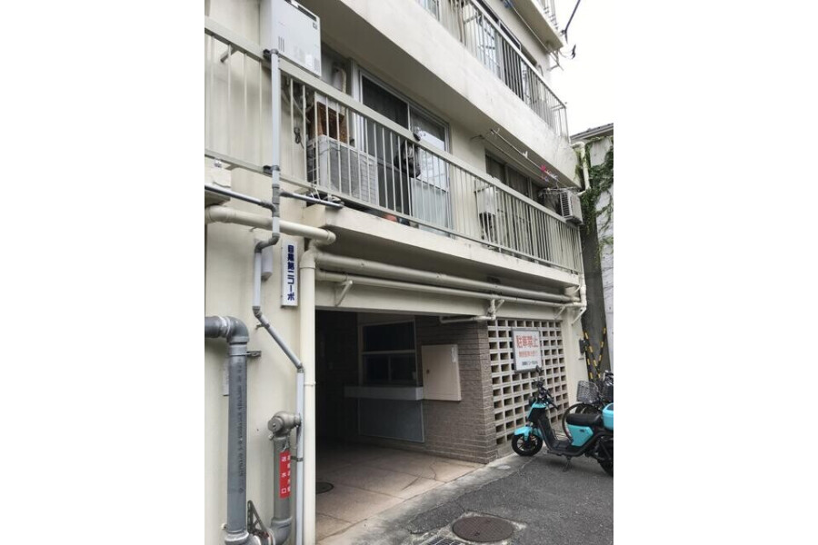 1R Apartment to Buy in Meguro-ku Exterior