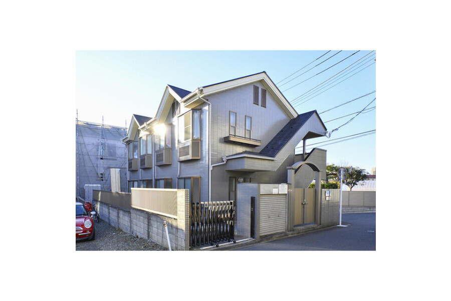 1R Apartment to Rent in Chofu-shi Exterior