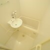 1K Apartment to Rent in Okayama-shi Kita-ku Bathroom