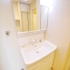 1LDK Apartment to Rent in Kawasaki-shi Nakahara-ku Washroom